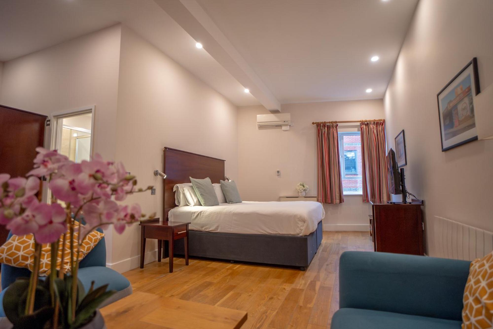 צ'למספורד County Hotel מראה חיצוני תמונה